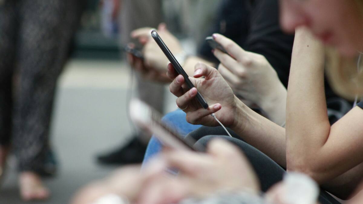 Celular. Foto: Unsplash.