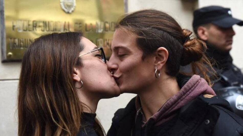 Mariana Gómez con su novia