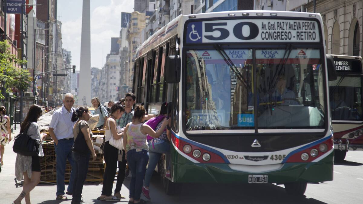 Aumenta el boleto de colectivo en CABA. Foto: NA/Damian Dopacio