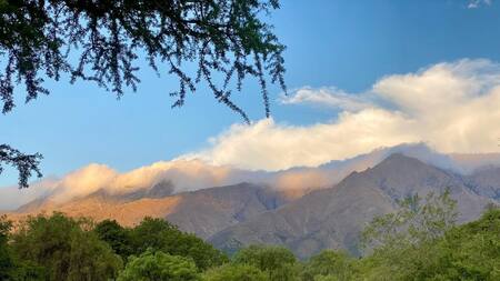 El encantador pueblo cordobés al pie del Cerro Champaquí. Foto: Instagram @sanjavieryacantoturismo