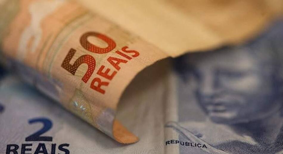 Reales, dinero, Brasil, Reuters