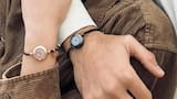 La nueva moda del amor: qué son las pulseras que vibran para “sentir cerca a tu pareja”