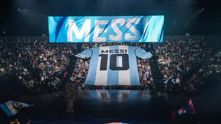 MESSI10, obra homenaje del Cique du Solei
