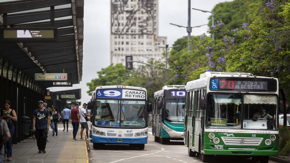 Aumentos en el transporte público a partir de enero de 2026.