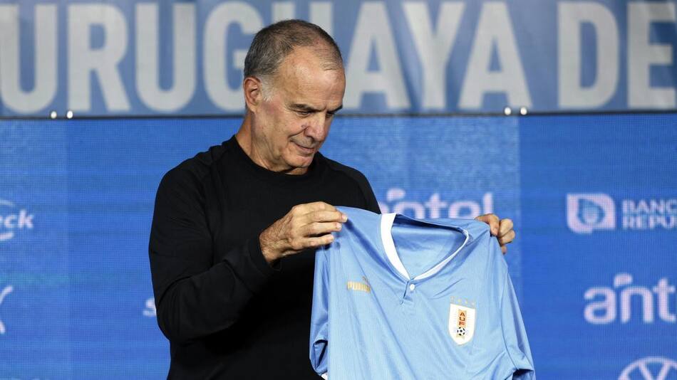 Marcelo Bielsa; Selección de Uruguay. Foto: Reuters.