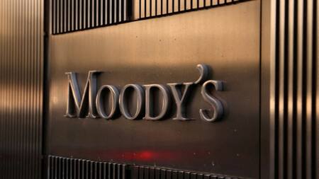 Moody´s aseguró que los defaults de empresas demorarían una mejora de la nota y el regreso a los mercados
