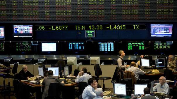 Operadores prudentes reacomodaron sus carteras y el Merval cayó 2,2%