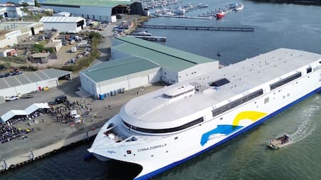 El buquebus eléctrico China Zorrilla comenzó su travesía: cuándo llegará al Río de La Plata