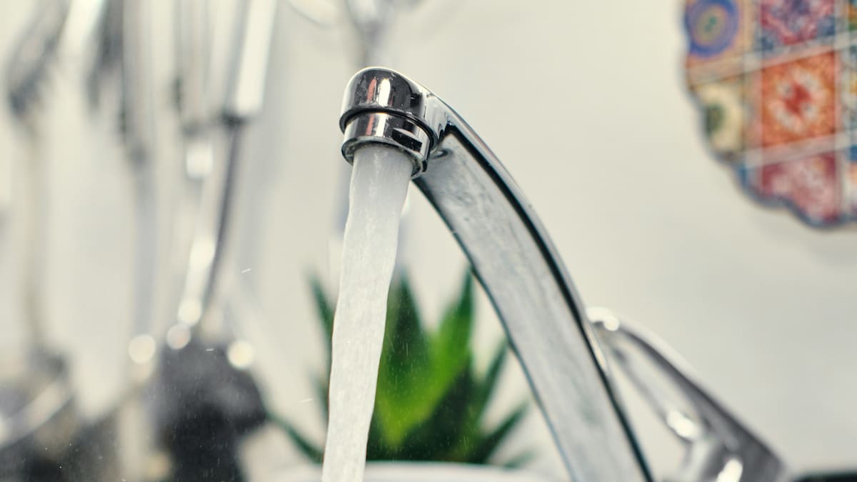 Canilla, agua.