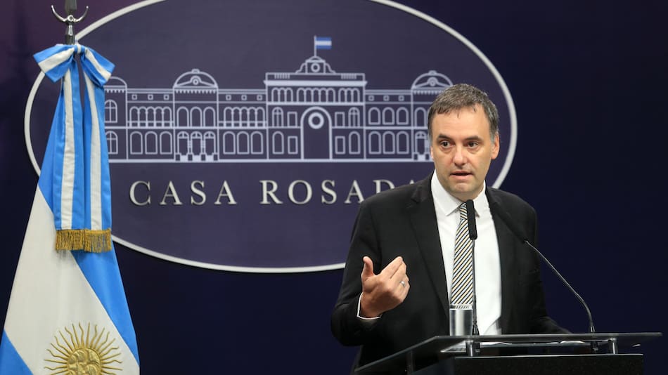 Macri cuestionó la idoneidad de Adorni para la Jefatura de Ministros y éste salió a responderle. Qué dijo. Foto: NA.