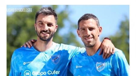 Ignacio Scocco y Maxi Rodríguez, Hughes Football Club.