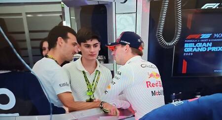 Lionel Scaloni junto a Max Verstappen en el Gran Premio de Bélgica
