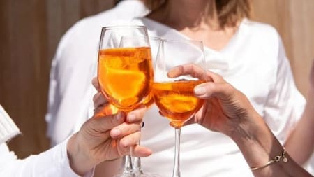 Vestirse de blanco para el brindis de Año Nuevo. Foto: Unsplash