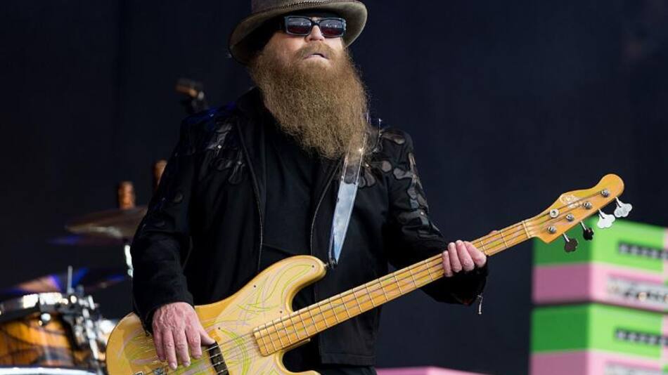 Dusty Hill, AGENCIA NA