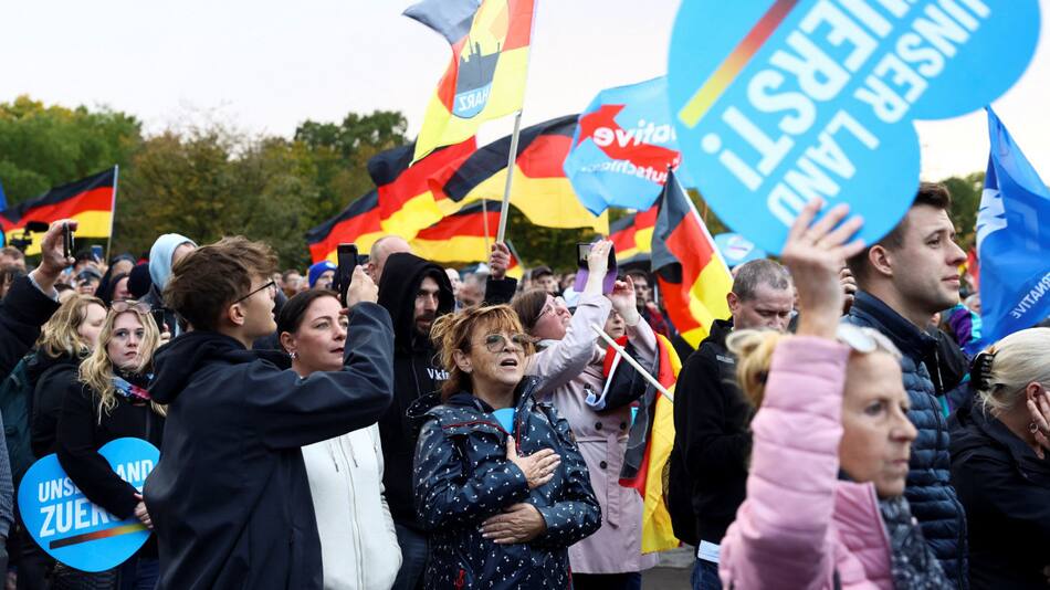 Manifestantes de extrema derecha. Foto: NA/Reuters.
