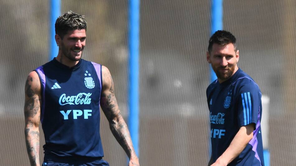 De Paul y Messi en entrenamiento de la Selección. Foto: NA.