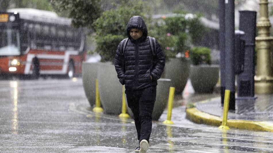 Llegaron las tormentas a la Ciudad. Foto: NA/Daniel Vides.