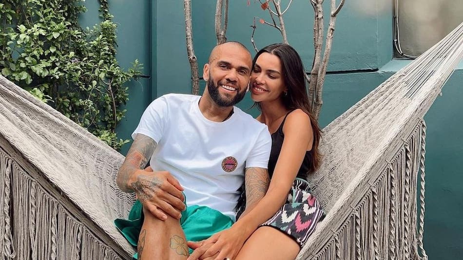 Dani Alves junto a su esposa Joana Sanz. Foto: Instagram @joanasanz.