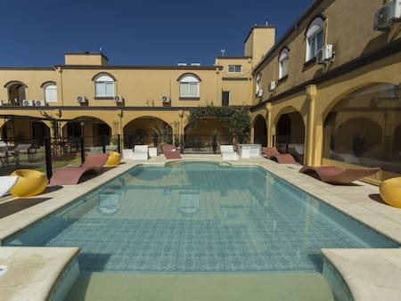 Hotel San Carlos, San Antonio de Areco. Foto Canal26.com