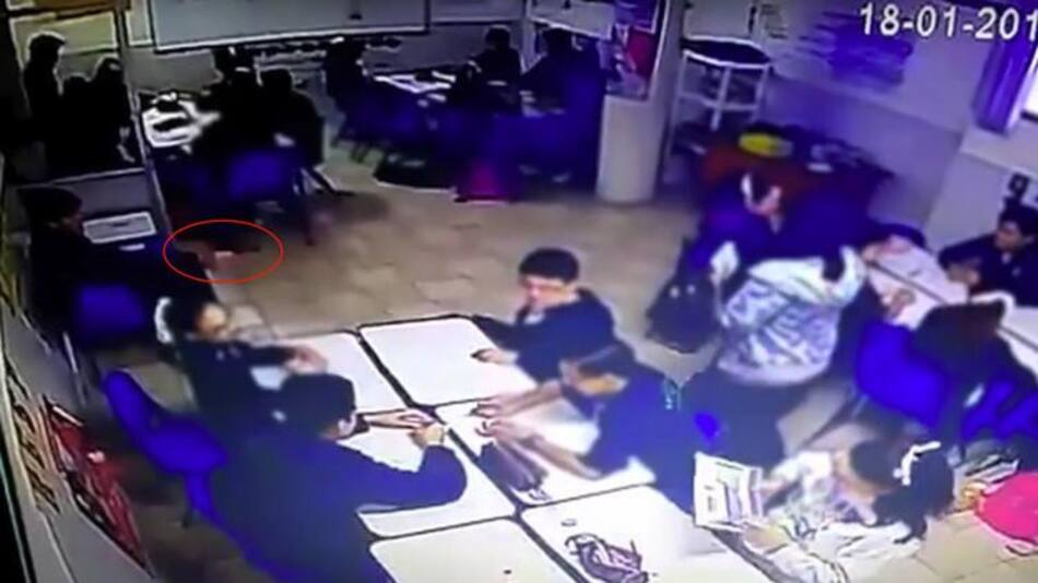 México - alumno le dispara a maestra y compañeros en Monterrey