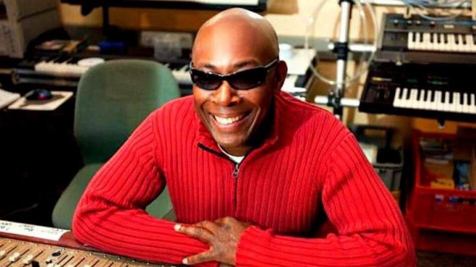 John Davis, voz real del dúo pop Milli Vanilli
