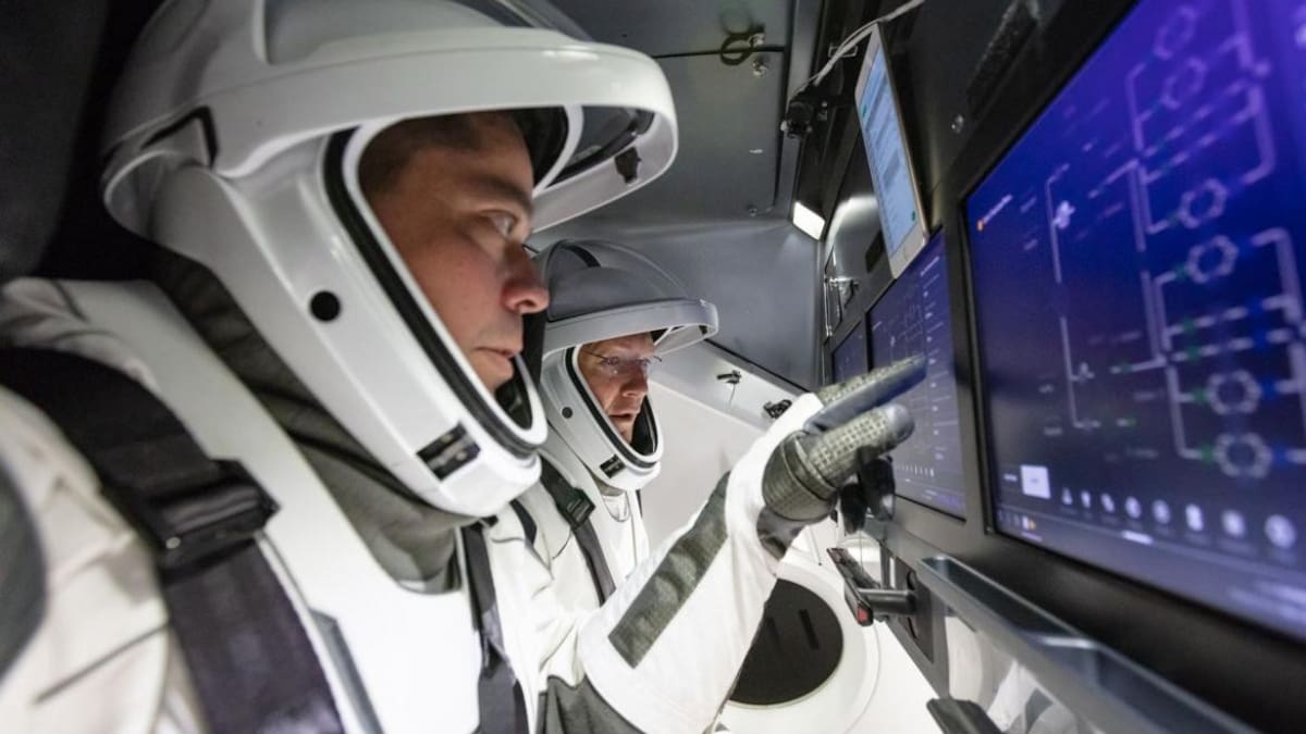 La NASA confirmó que una etapa superior de un cohete Falcon 9 de SpaceX impactó contra la superficie de la Luna tras desviarse de su trayectoria.