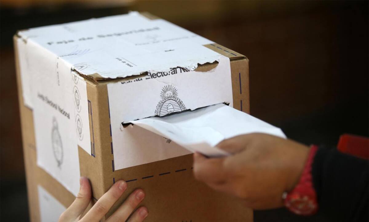 Elecciones - Voto - Urna - Política (NA)