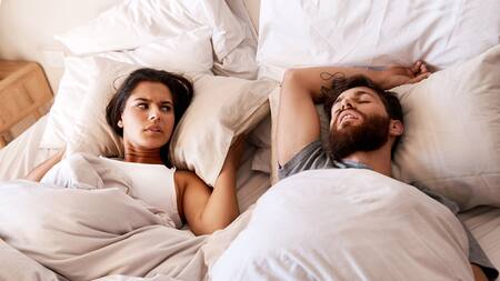 Dormir, descanso, pareja. Foto: X