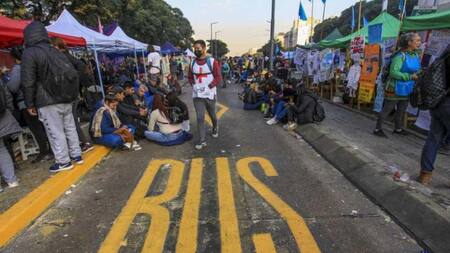 El corte en la 9 de Julio duró varias horas. Foto: NA.