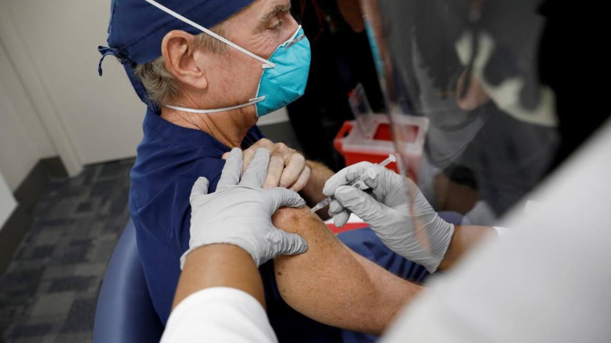 Vacunación contra el coronavirus en Miami, REUTERS