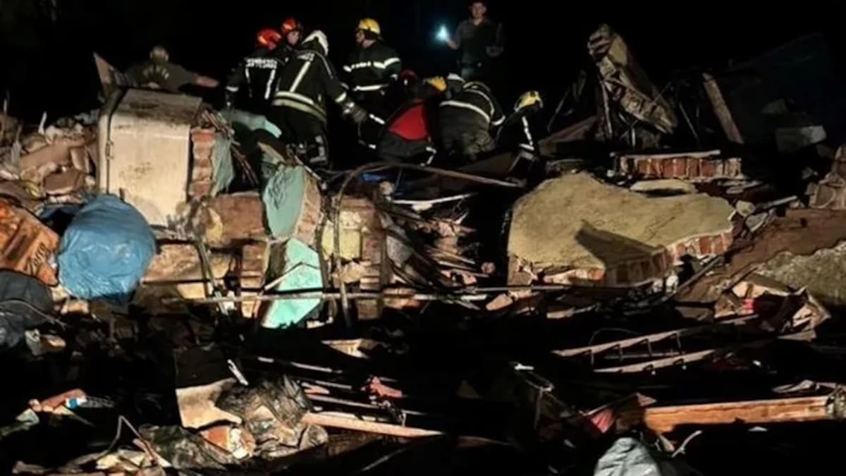 Autos bajo el agua y un tornado que destruyó una casa: conmoción por el fenómeno meteorológico que azotó a Buenos Aires