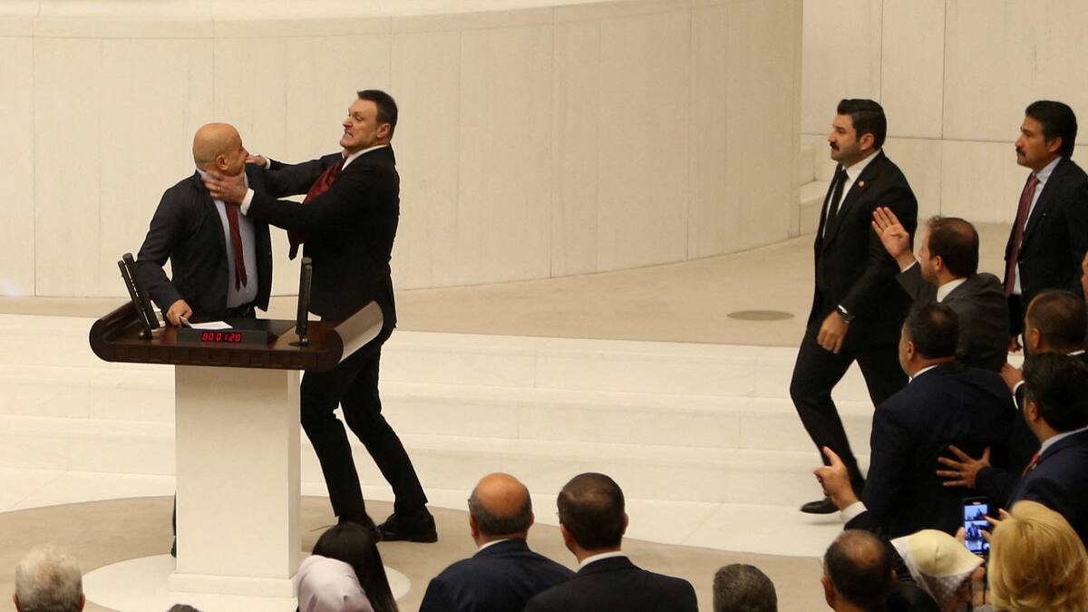 Incidentes en el Parlamento de Turquía. Foto: REUTERS.