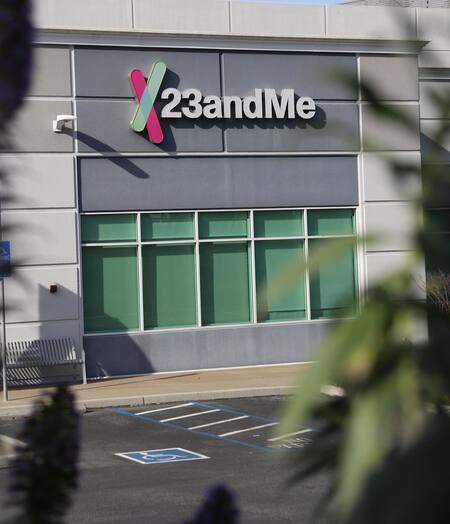 La principal empresa de pruebas genéticas. Foto: EFE/George Nikitin