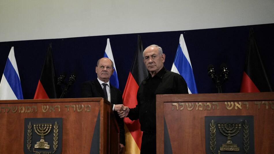 Netanyahu junto a Scholz. Foto: Reuters.