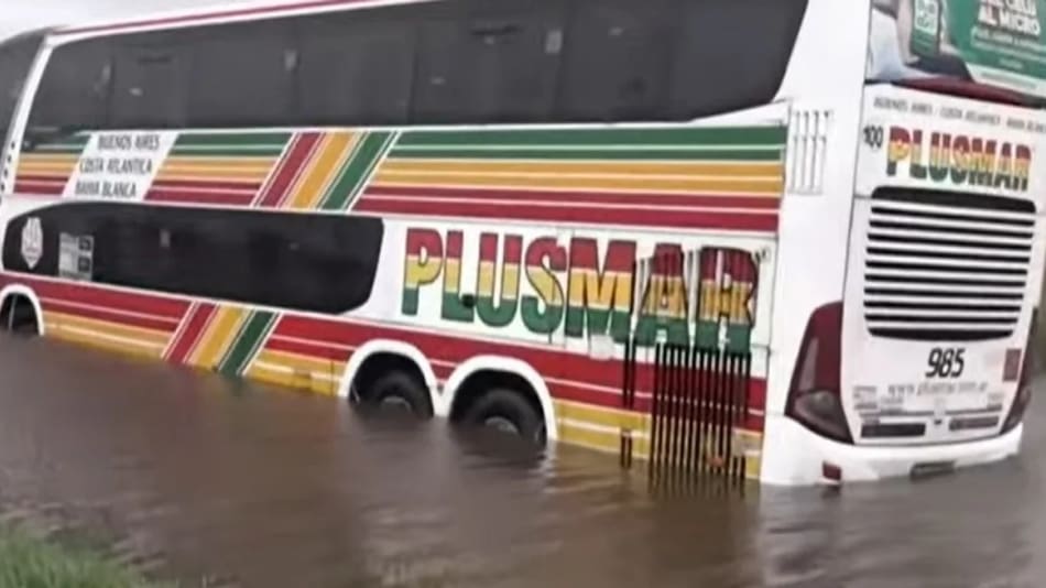 Micro varado en la Ruta 5.