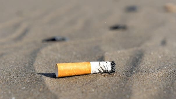 Verano libre de humo: el balneario argentino que aplicará multas de hasta $500.000 a quienes fumen en sus playas