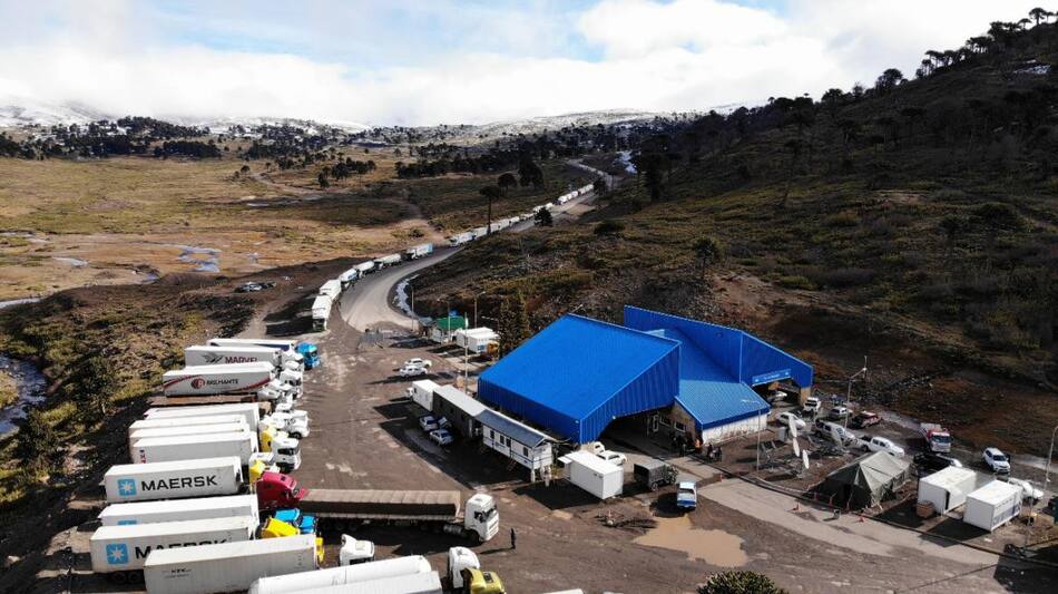 Paso fronterizo Argentina-Chile, foto Twitter @florcarignanook