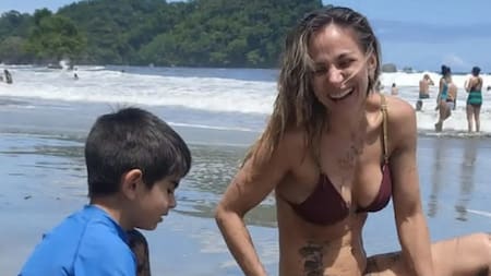 La actriz Mariana Derderian junto a su hijo Pedro. Foto: Instagram.