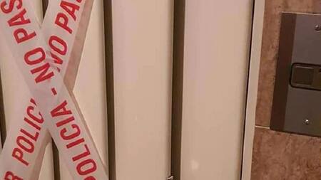 La puerta del ascensor donde murió Lucero