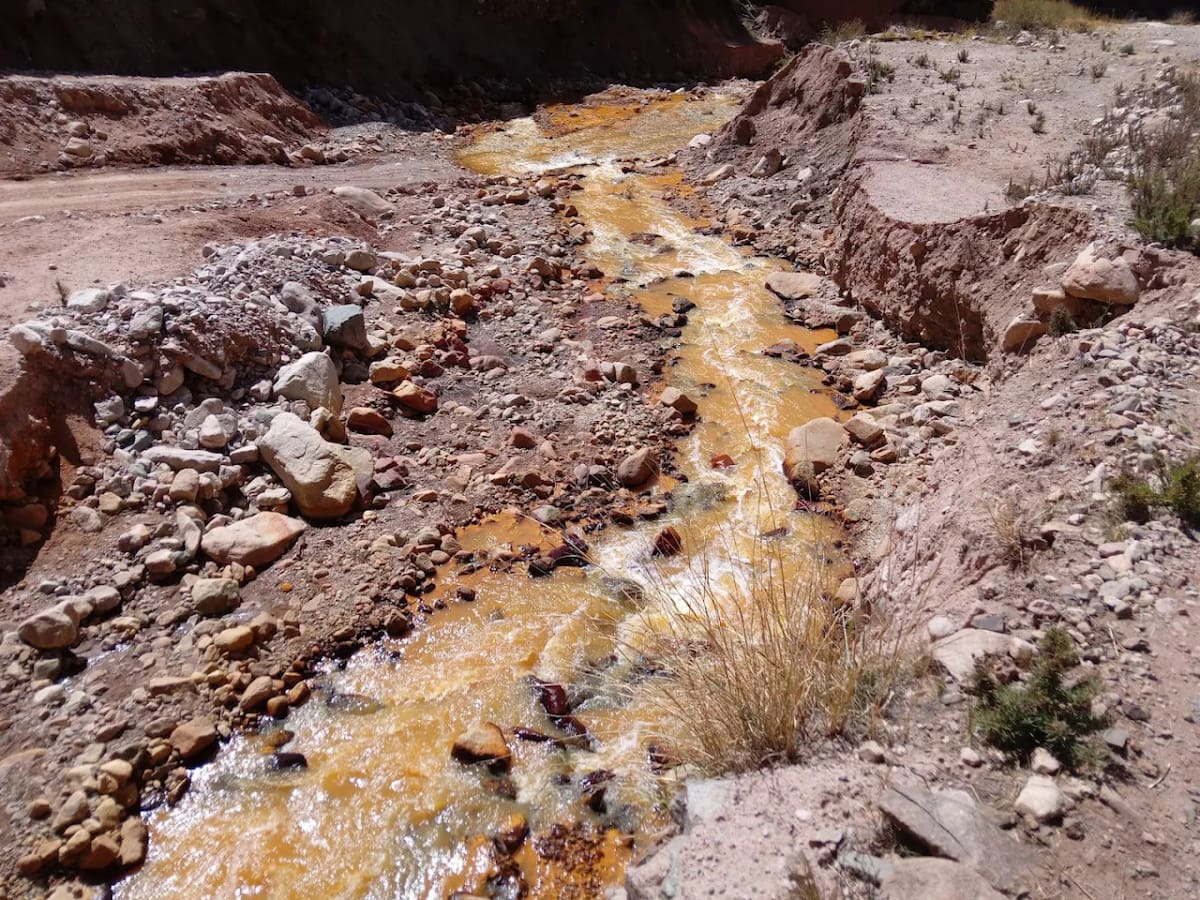 El río amarillo de Las Placetas, La Rioja. Foto: Google Maps
