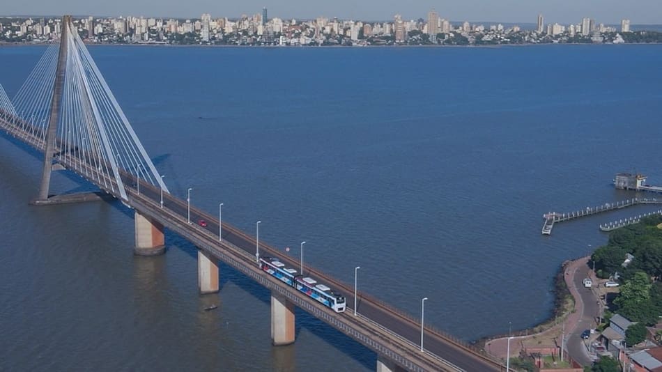 Tren que conecta Posadas con Encarnación.