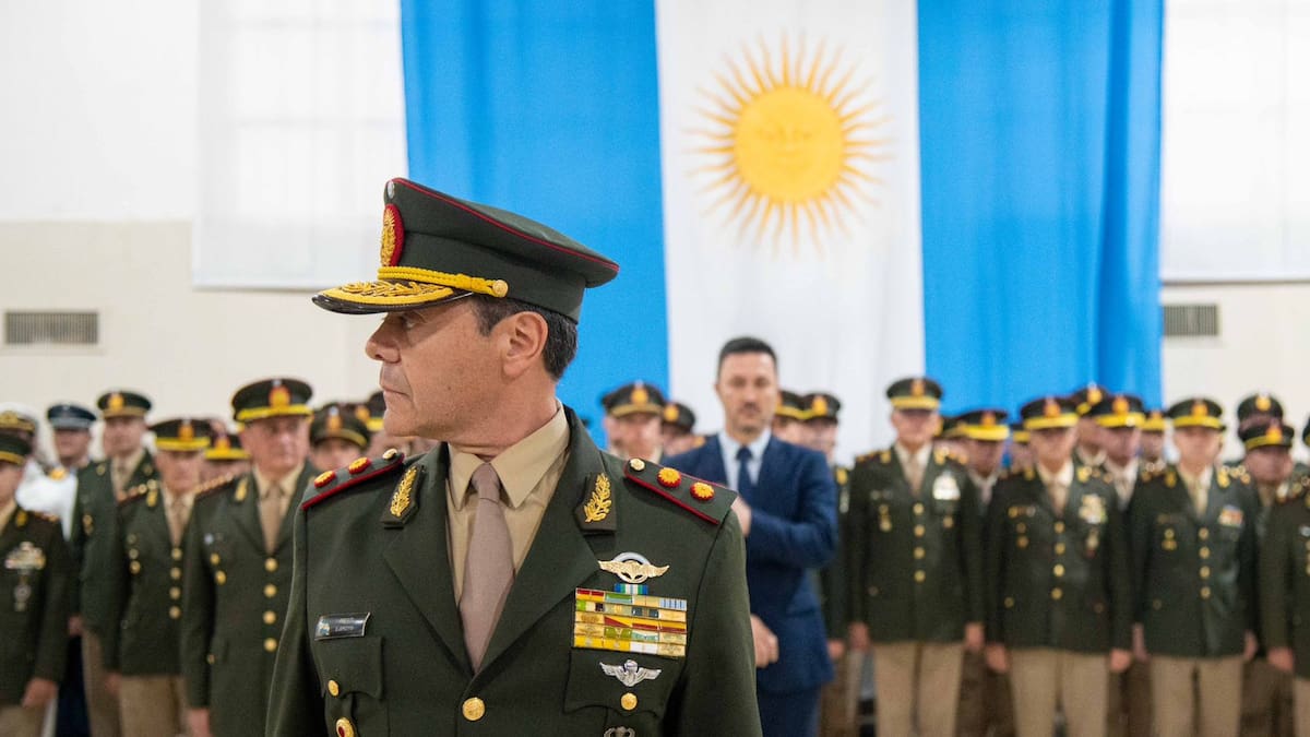 El teniente general se convirtió en el nuevo ministro de Defensa en lugar de Luis Petri.