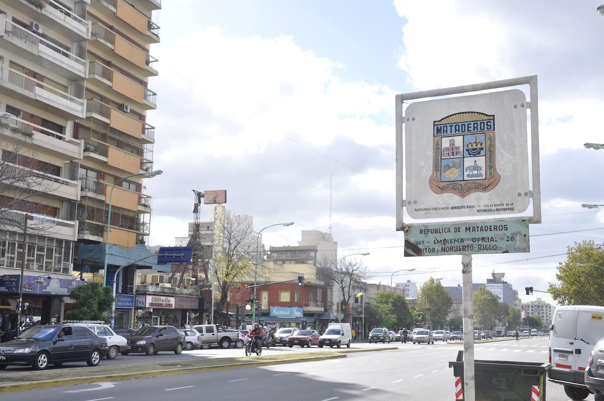 La avenida Alberdi pasa por el centro de Mataderos
