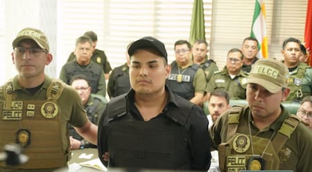 Policía de Bolivia detuvo al "administrador financiero" y guardaespaldas de Sebastián Marset. Foto: Twtter @Pol_Boliviana.