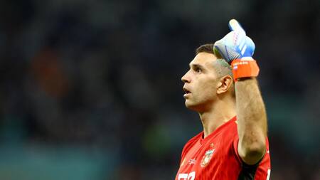 Dibu Martínez figura; PBA-ARG; Qatar 2022. Foto: Reuters.