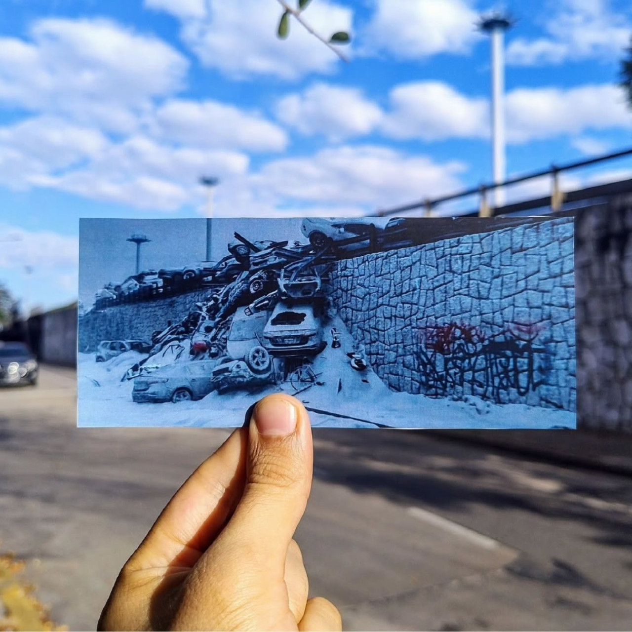 Reconstruyó con fotos las escenas de El Eternauta. Foto: Instagram/gonzazegarra