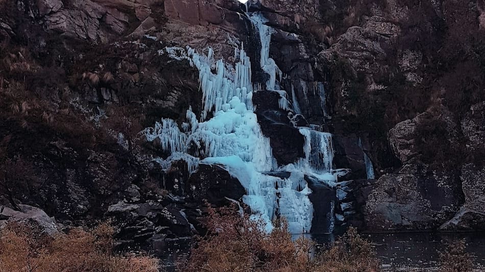Salto del Tigre, la impresionante cascada que se congela en invierno.