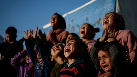 Los niños son los que más sufren la guerra en Gaza. Foto: Reuters.