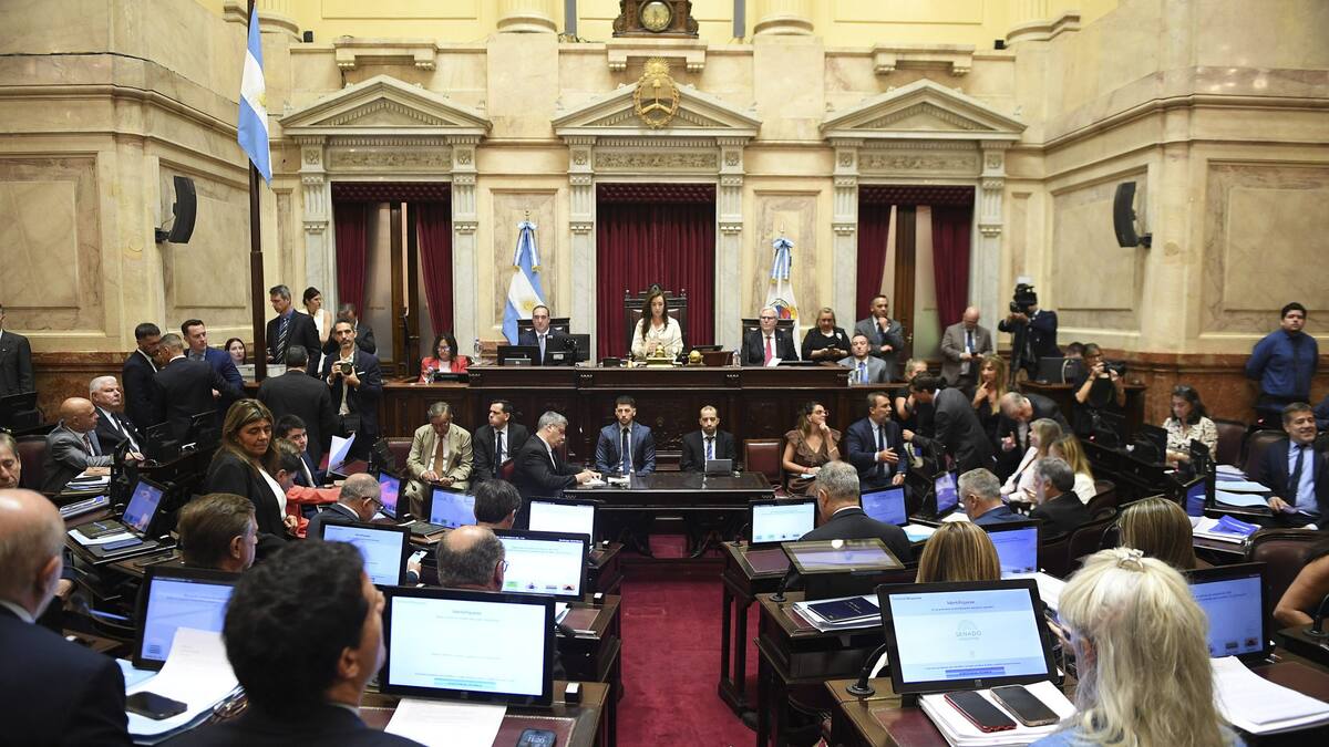 Votación de la reforma laboral en el Senado.