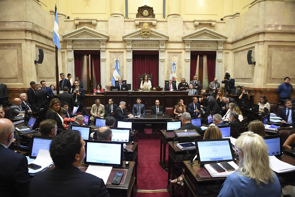 Votación de la reforma laboral en el Senado.